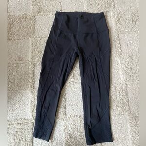Lululemon black cropped leggings